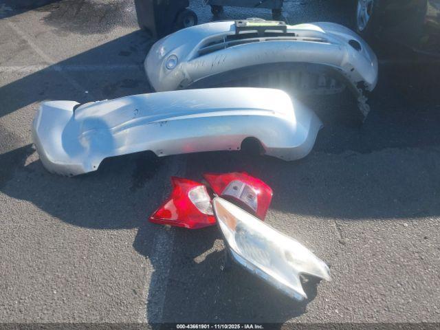 Nissan Versa Image 11