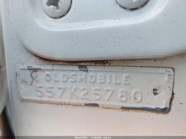 Oldsmobile Holiday 88 Image 3