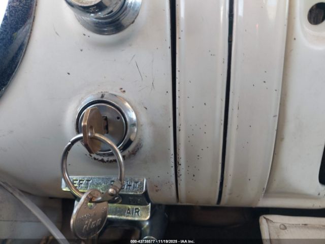 Oldsmobile Holiday 88 Image 6