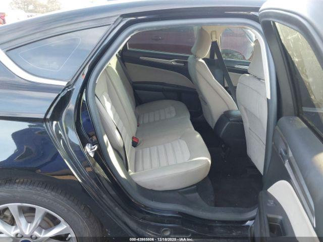 Ford Fusion S Image 15