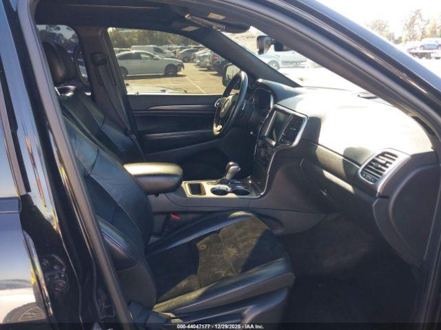 Jeep Grand Cherokee Altitude 4x2 Image 3