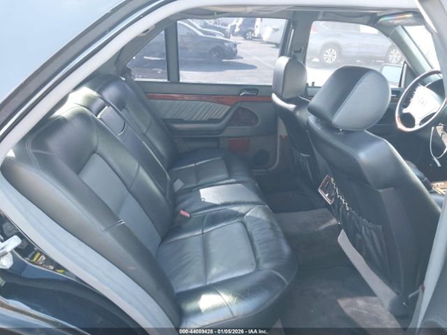 Mercedes-Benz S-Class 600 Image 8