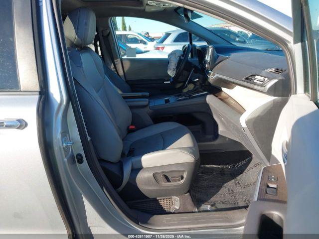 Toyota Sienna Xle Image 12