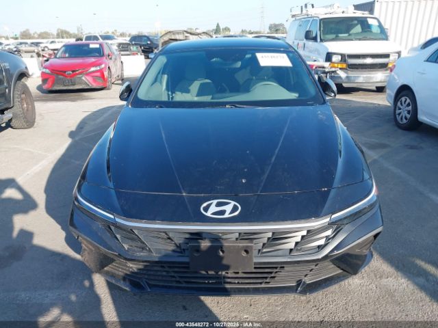 Hyundai ELANTRA Sel Image 2