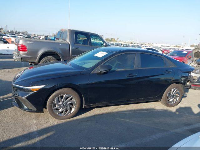 Hyundai ELANTRA Sel Image 14