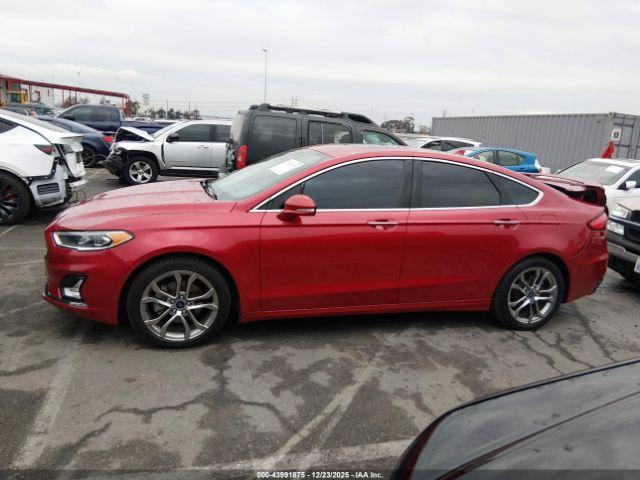 Ford Fusion Hybrid Titanium Image 16