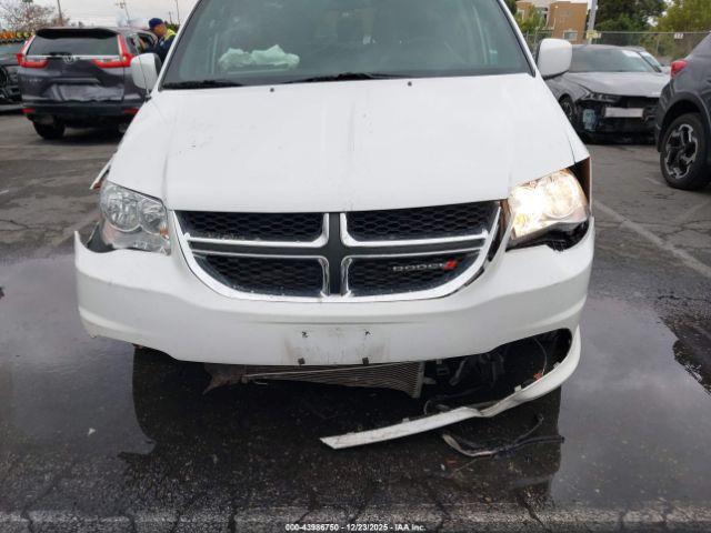 Dodge Grand Caravan Sxt Image 2