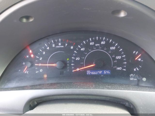 Toyota Camry Le Image 14