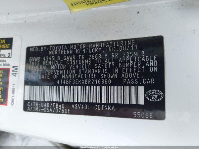 Toyota Camry Le Image 11