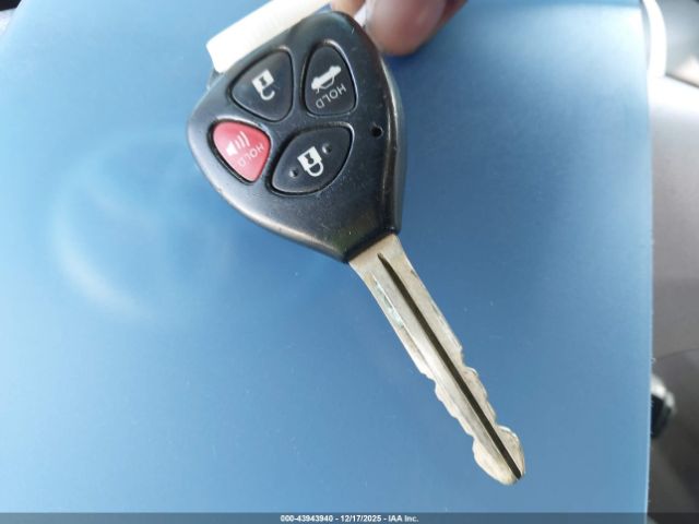 Toyota Camry Le Image 10