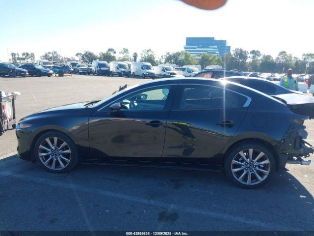 Mazda Mazda3 Premium Package Image 12