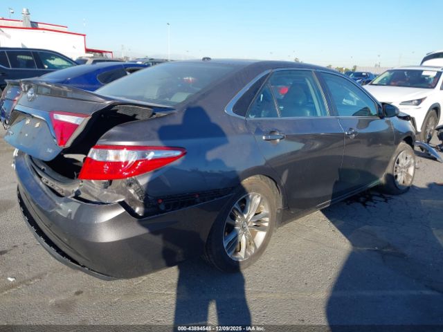 Toyota Camry Se Image 16