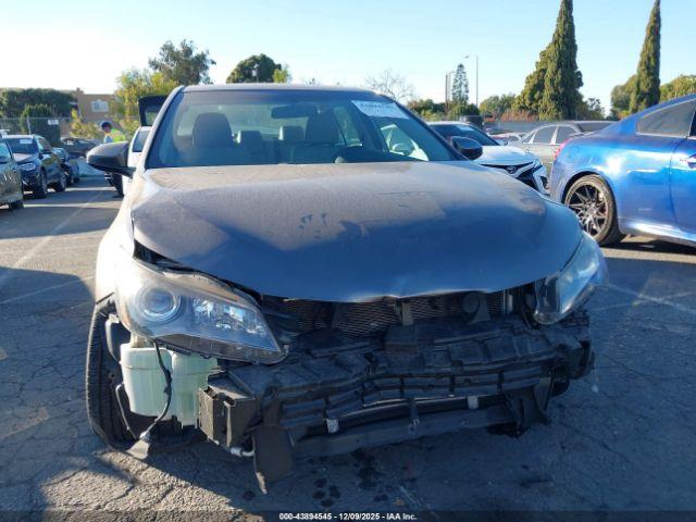 Toyota Camry Se Image 2