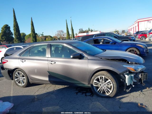 Toyota Camry Se Image 3