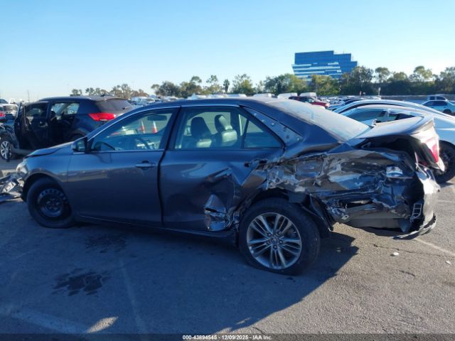 Toyota Camry Se Image 10