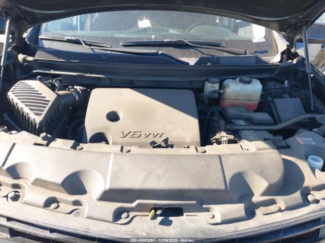 Chevrolet Traverse Fwd Ls Image 2