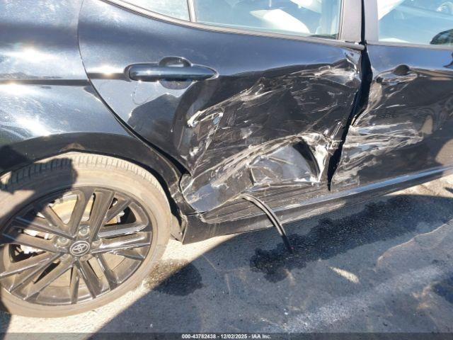 Toyota Camry Se Image 14