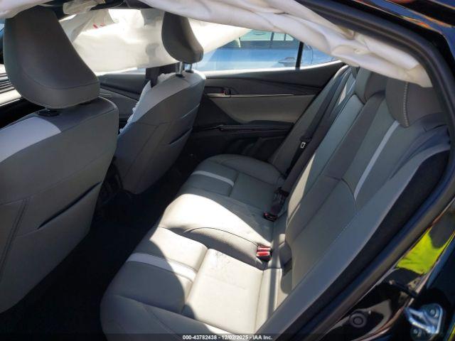 Toyota Camry Se Image 12