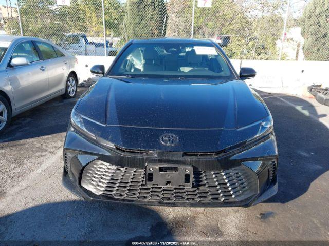 Toyota Camry Se Image 13