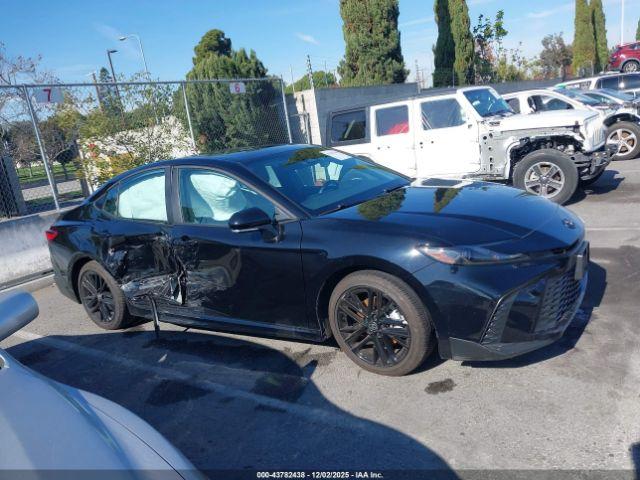 Toyota Camry Se Image 11