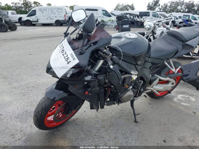 Honda Cbr1000 Rr Image 15