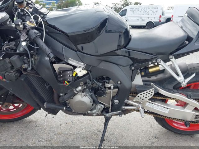 Honda Cbr1000 Rr Image 17