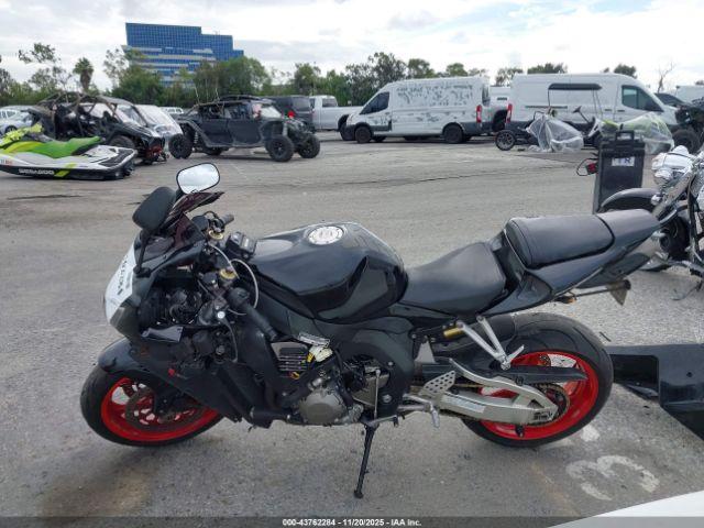 Honda Cbr1000 Rr Image 12