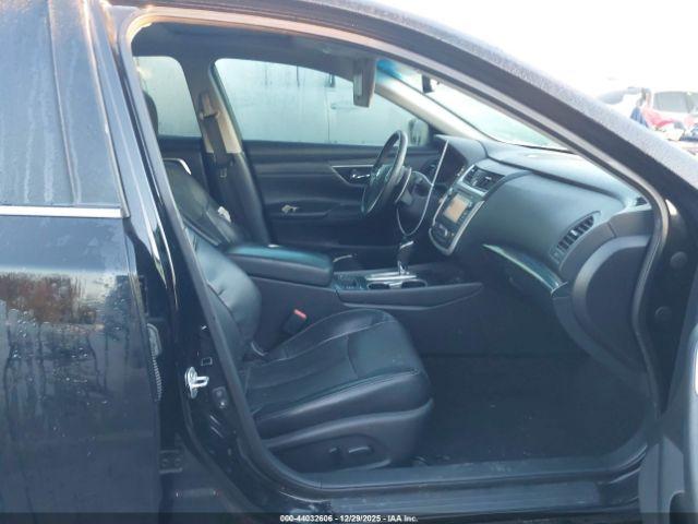 Nissan Altima Image 14