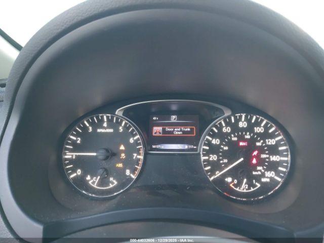 Nissan Altima Image 7