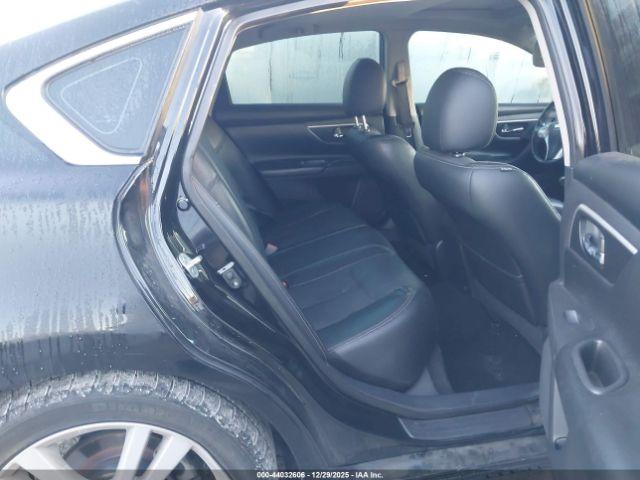 Nissan Altima Image 4