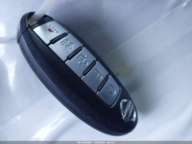 Nissan Altima Image 9