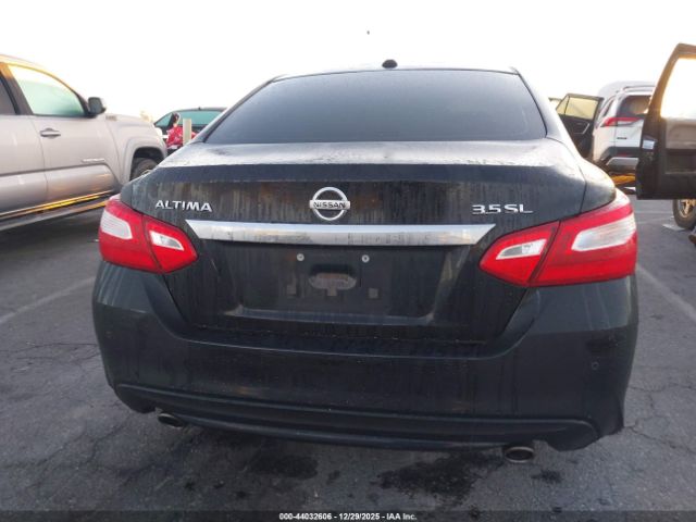 Nissan Altima Image 8