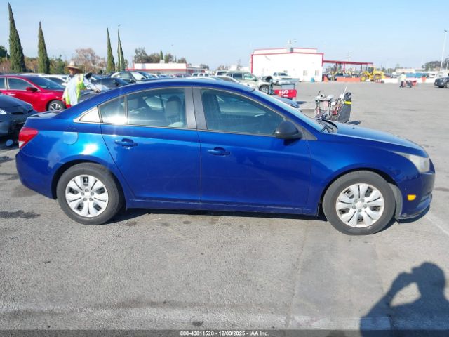 Chevrolet Cruze Ls Auto Image 11