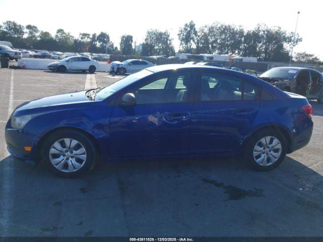 Chevrolet Cruze Ls Auto Image 9
