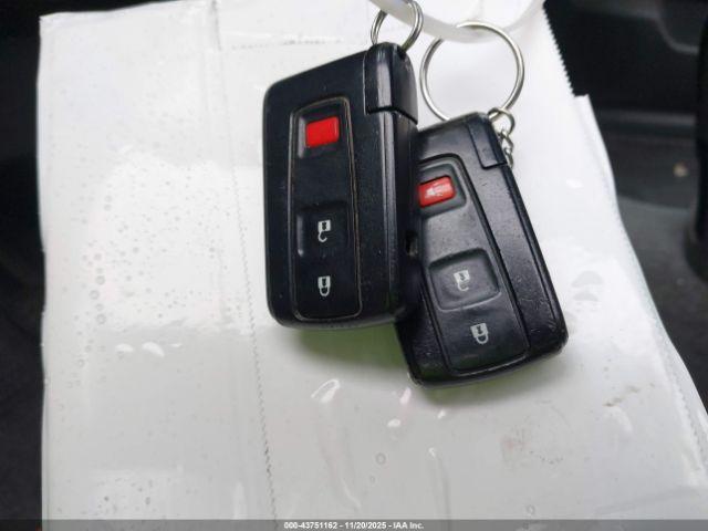 Toyota Prius Image 6