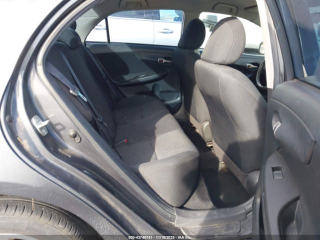 Toyota Corolla S Image 5