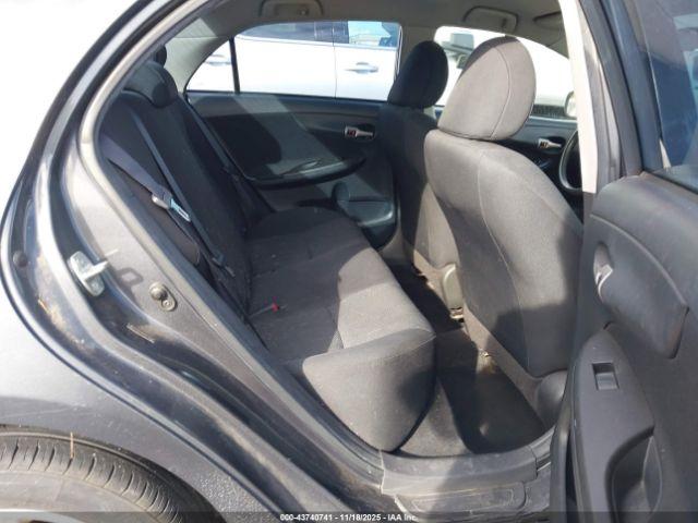 Toyota Corolla S Image 5