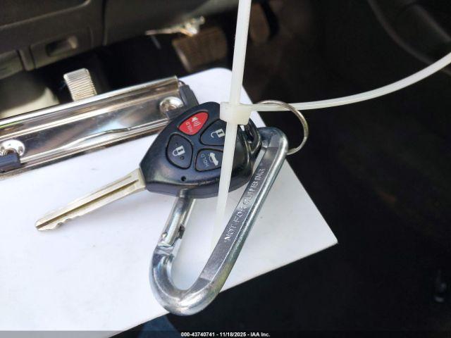 Toyota Corolla S Image 13