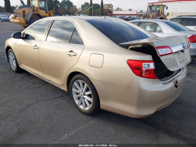 Toyota Camry Xle Image 12