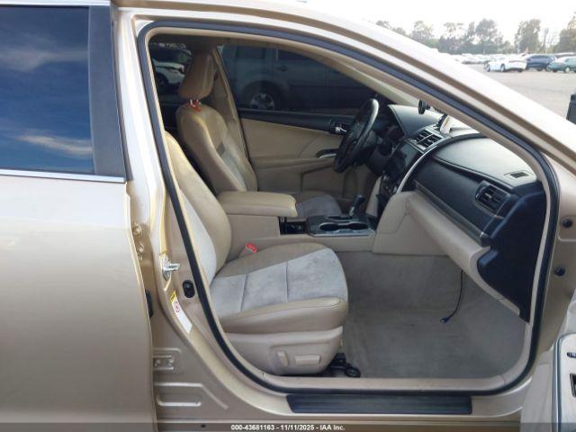 Toyota Camry Xle Image 7
