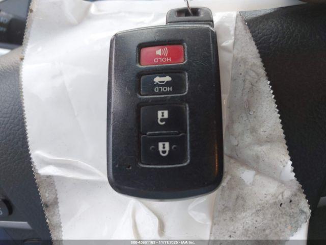 Toyota Camry Xle Image 14