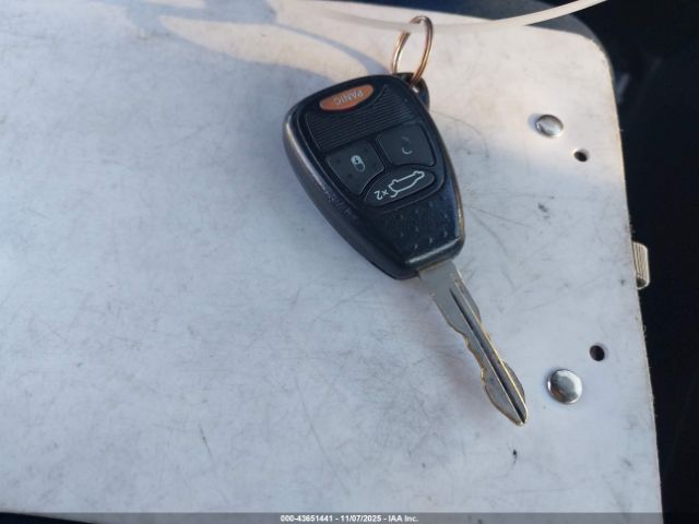 Chrysler 200 Touring Image 14