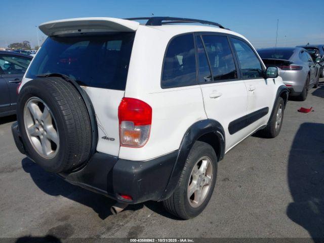 Toyota RAV4 Image 11