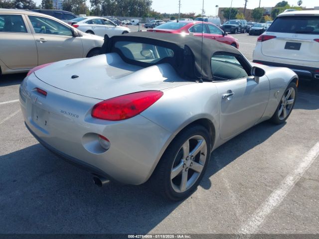 Pontiac Solstice Image 2