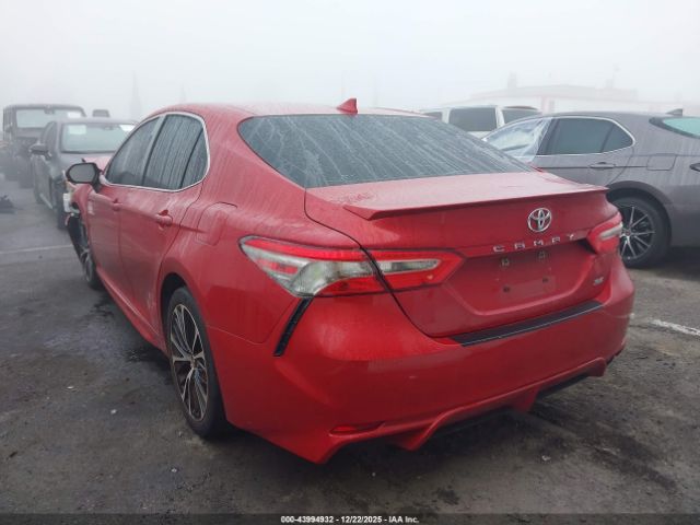 Toyota Camry Se Image 10