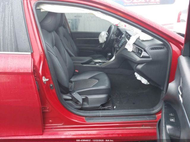 Toyota Camry Se Image 9