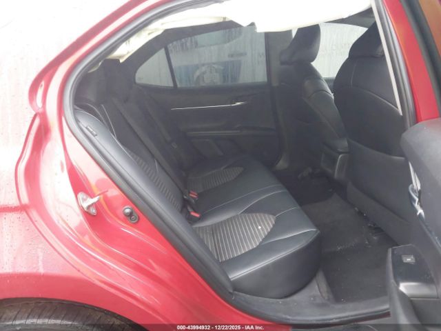 Toyota Camry Se Image 13