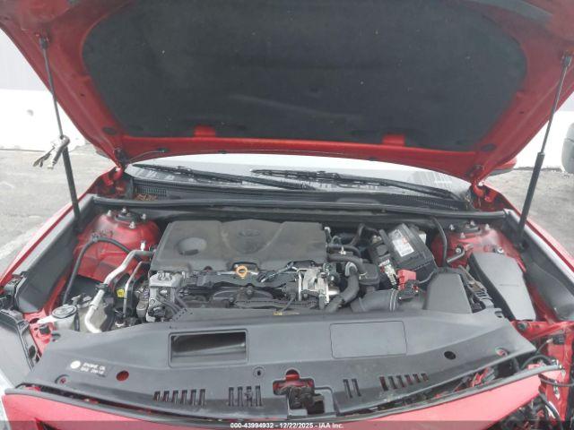 Toyota Camry Se Image 14