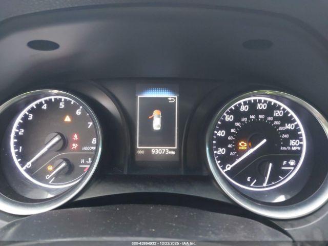 Toyota Camry Se Image 3