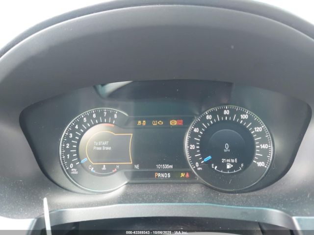 Ford Explorer Platinum Image 12